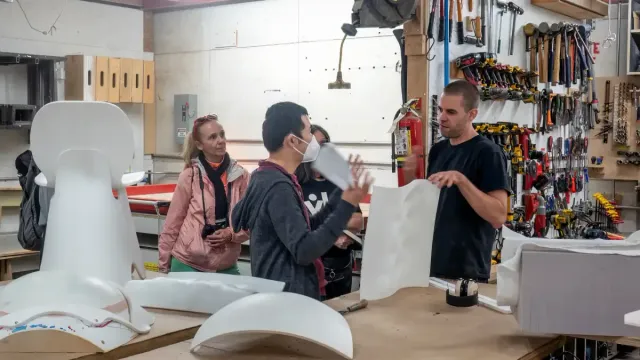 Vacuum Forming vs Pressure Forming: Which Process Fits?